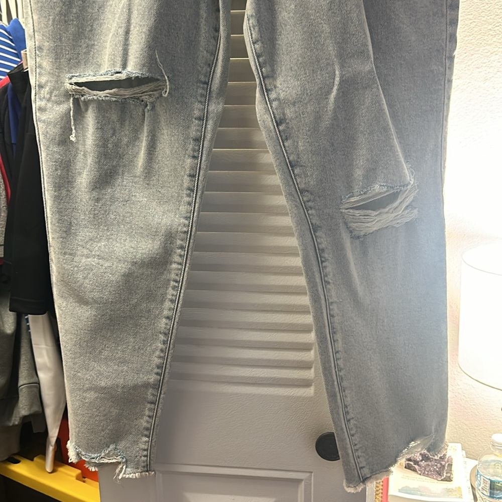 The cutest mom jeans - Picture 3 of 5